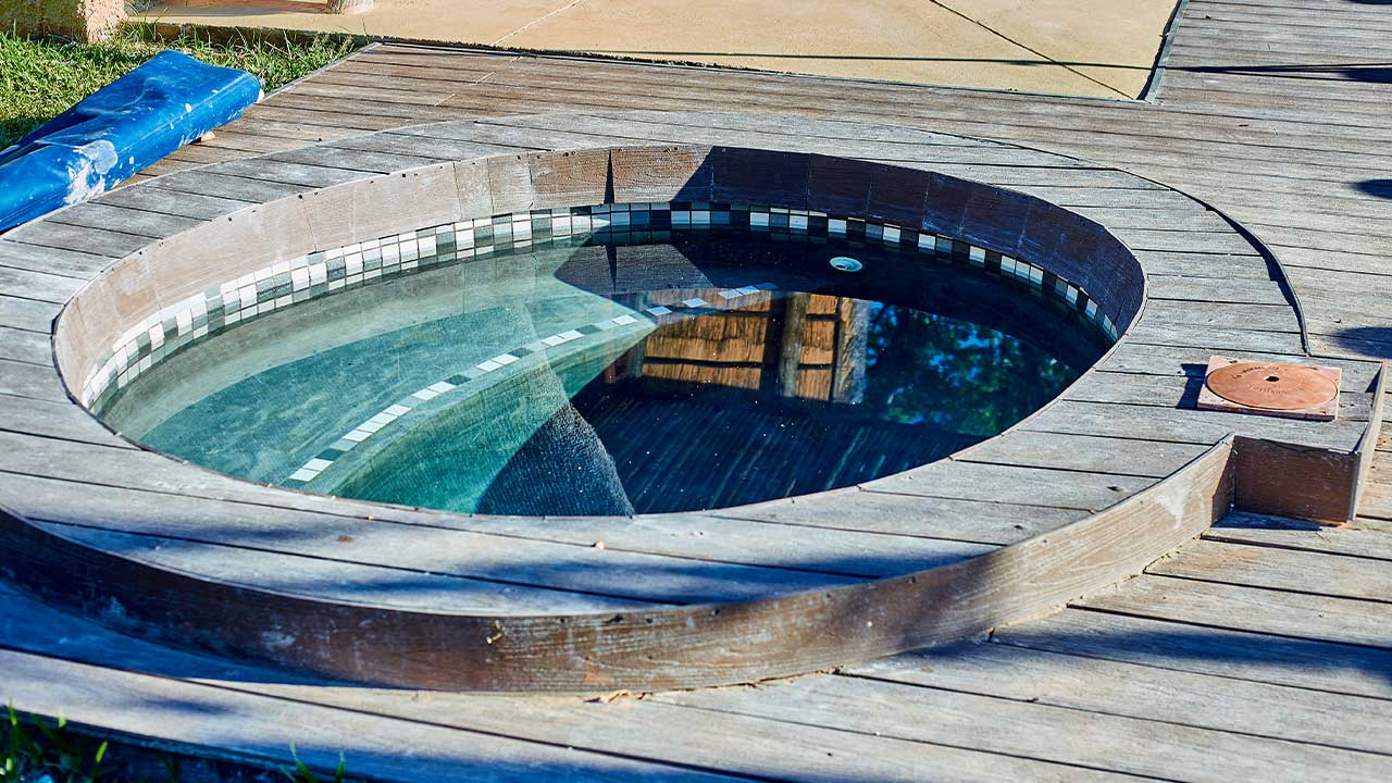 plunge-pool